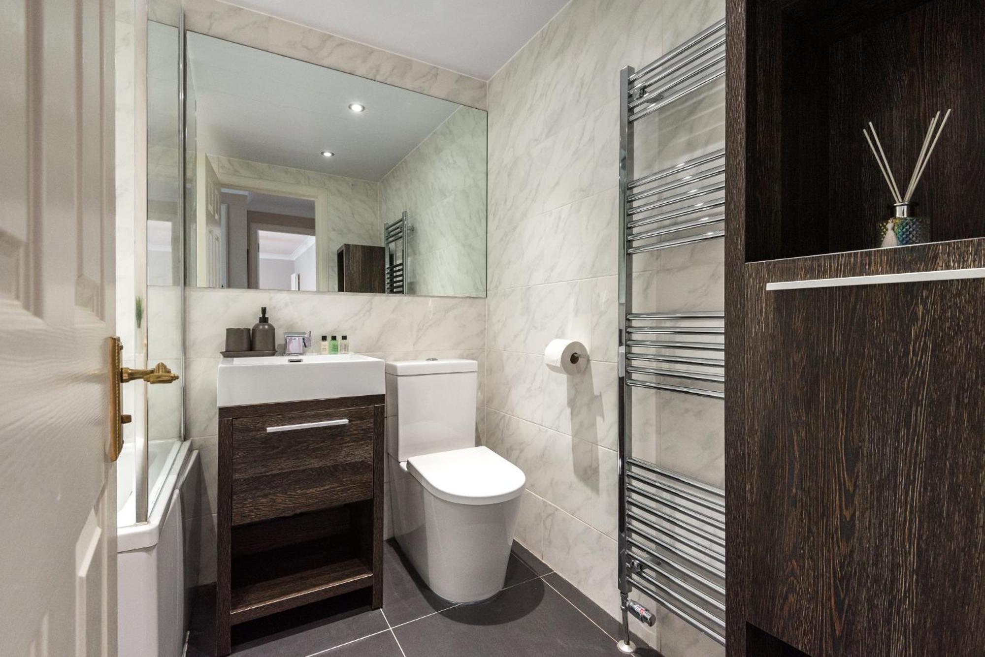 Cosy Roseburn Apartment, Edinburgh - 2 Bedrooms, Free Parking Экстерьер фото